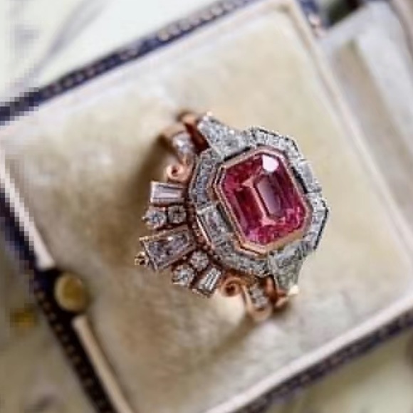 Gorgeous pink white faux diamond stack ring, art deco. Rose gold plate. Size 6 - Picture 3 of 3